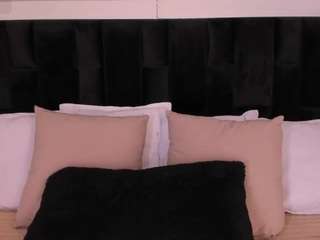 gretavelvet Toy live webcam