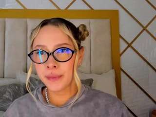 gretavelvet webcam model