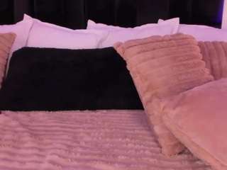 gretavelvet Live Webcam on CamSoda