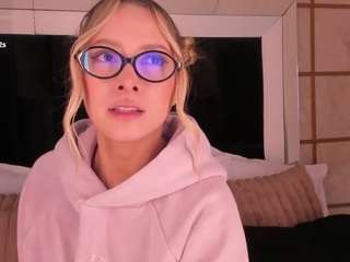 gretavelvet Live Webcam on CamSoda