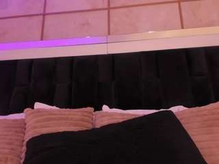 gretavelvet Live Webcam on CamSoda