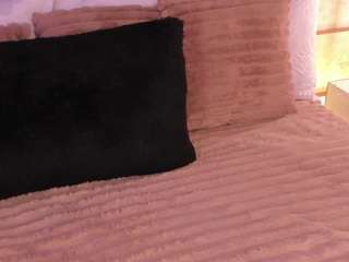 le modèle gretavelvet est en webcam porno dans un show sur le site camsoda, il possède les tags suivants: amateur,sex toys,middle aged,natural,no drinking,no smoking,orgasm,petite,pov,public,pussy,shaved pussy,anal,small tits,spank,squirt,striptease,tease,teen 18,tiny tits