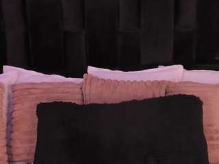 le modèle gretavelvet est en webcam porno dans un show sur le site camsoda, il possède les tags suivants: amateur,sex toys,middle aged,natural,no drinking,no smoking,orgasm,petite,pov,public,pussy,shaved pussy,anal,small tits,spank,squirt,striptease,tease,teen 18,tiny tits