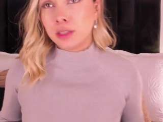 gretavelvet Live Webcam on CamSoda