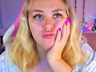 hornycakee's CamSoda show and profile