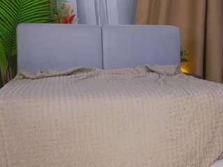 Anuvira live webcam show