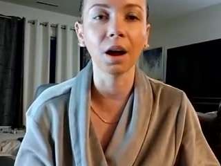 Live webcam model namilexxx3 on Soda Cams