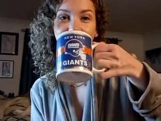 Live webcam model namilexxx3 on Soda Cams