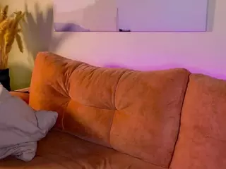 DarelleEsten's Live Sex Cam Show