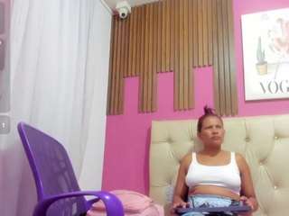 luciaspear Live Webcam on CamSoda