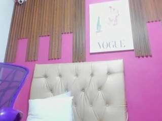 luciaspear live cam profile