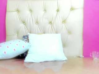 luciaspear's CamSoda show and profile