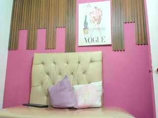 LuciaSpear live cam