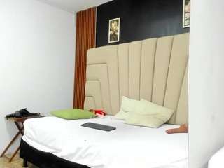 megan-hally Webcam Model Profile