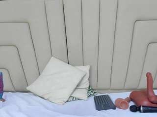 megan-hally Live Webcam on CamSoda