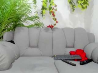 megan-hally live cam profile