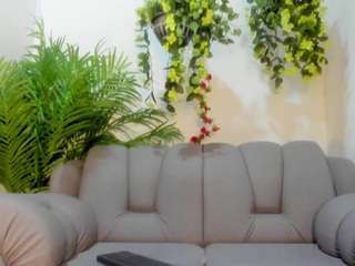 megan-hally live cam profile