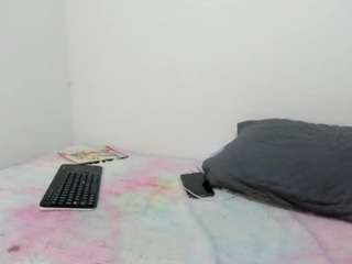 megan-hally live profile