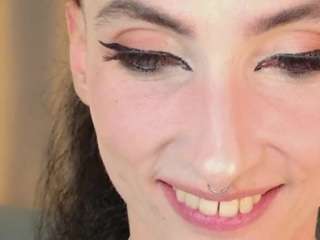  queenxofxtease chat room