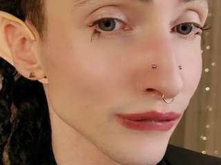 queenxofxtease's CamSoda show and profile