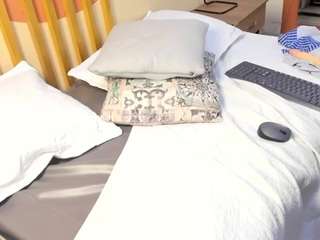 enrrixxx's CamSoda show and profile