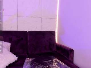 lovelyeyess webcam model