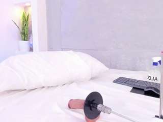 Dieses Model ist jetzt live. lovelyeyess