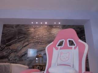 Model ini sedang live sekarang. maddyowens1