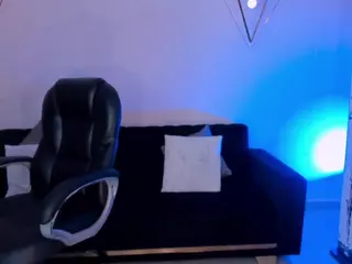 MaddyOwens1's Live Sex Cam Show