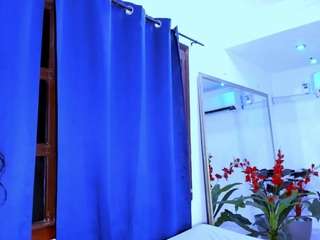 nahomy-ryans Live Webcam on CamSoda