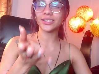 nicole-bonnet Live Webcam on CamSoda