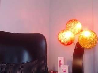 nicole-bonnet Live Webcam on CamSoda