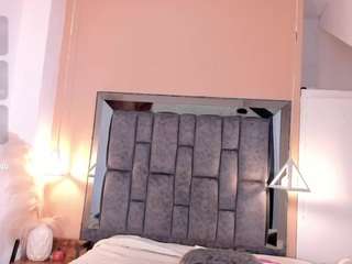  niicolewhitee chat room