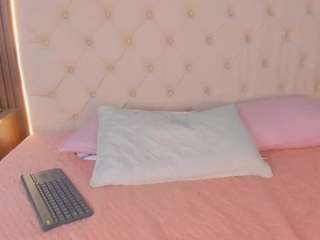 niicolewhitee's CamSoda show and profile