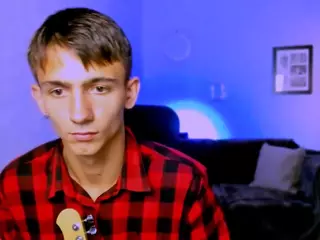 tobi-yours's Live Sex Cam Show
