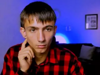 tobi-yours's Live Sex Cam Show