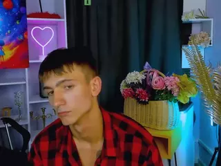 tobi-yours's Live Sex Cam Show