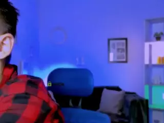 tobi-yours's Live Sex Cam Show
