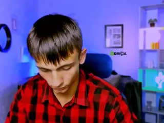 tobi-yours's Live Sex Cam Show