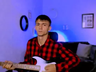 tobi-yours's Live Sex Cam Show