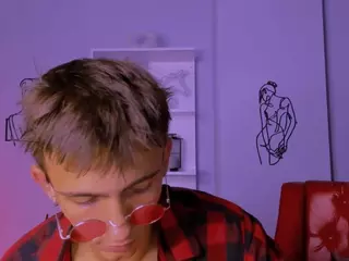 tobi-yours's Live Sex Cam Show
