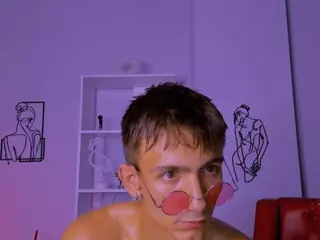 tobi-yours's Live Sex Cam Show