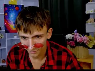 tobi-yours's Live Sex Cam Show