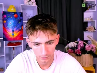 tobi-yours's Live Sex Cam Show