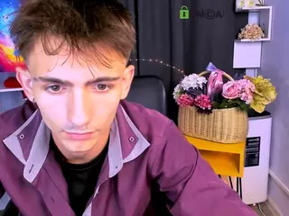 tobi-yours's Live Sex Cam Show
