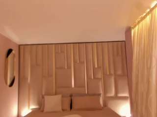 zoearmstrong Live Webcam on CamSoda