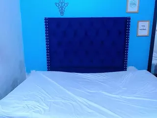 bigtitss-milf's Live Sex Cam Show