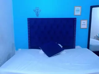 bigtitss-milf's Live Sex Cam Show