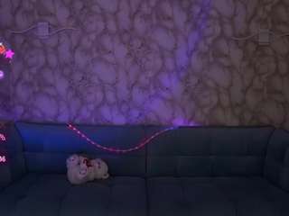 crystallpaws's CamSoda show and profile