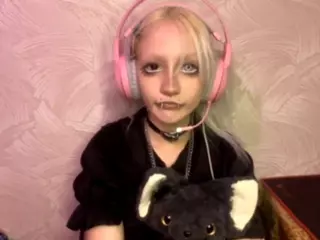 EdithaFort's Live Sex Cam Show